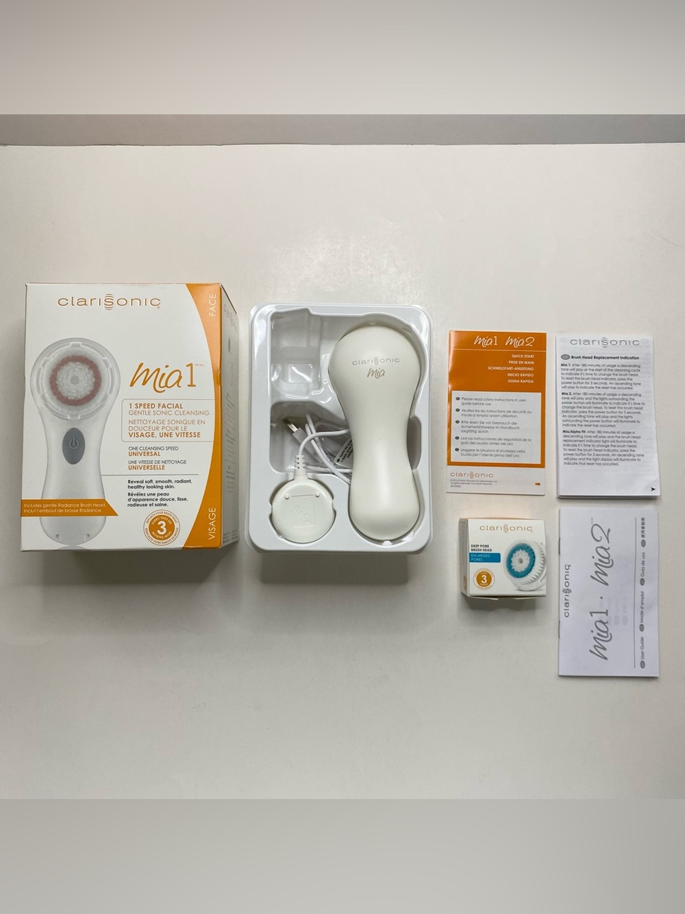 Clarisonic Mia 1 Sonic Cleansing System + BRAND NEW Deep Pore Brush Head